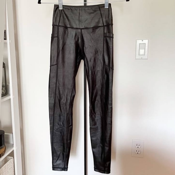 Bundle ETHOS Faux Leather Bra and Leggings - Picture 4 of 4